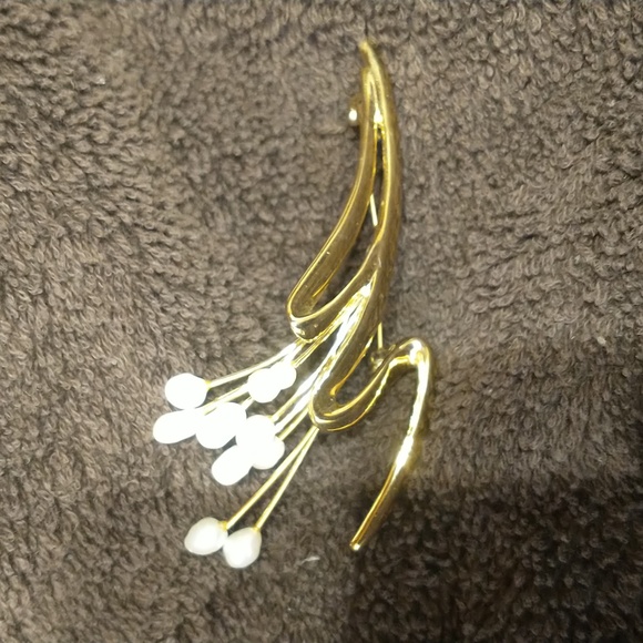 Freshwater pearl spray brooch. - Picture 2 of 5